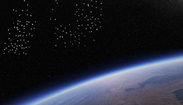 A Estação Espacial Internacional regista novamente uma frota de centenas de OVNIs se aproximando da Terra