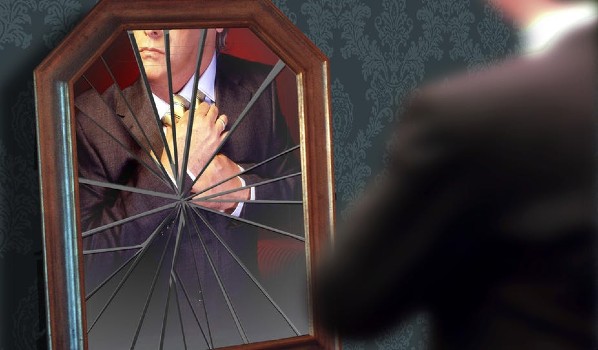 Como começou a superstição de que espelhos quebrados causam má sorte e por que ainda existe?